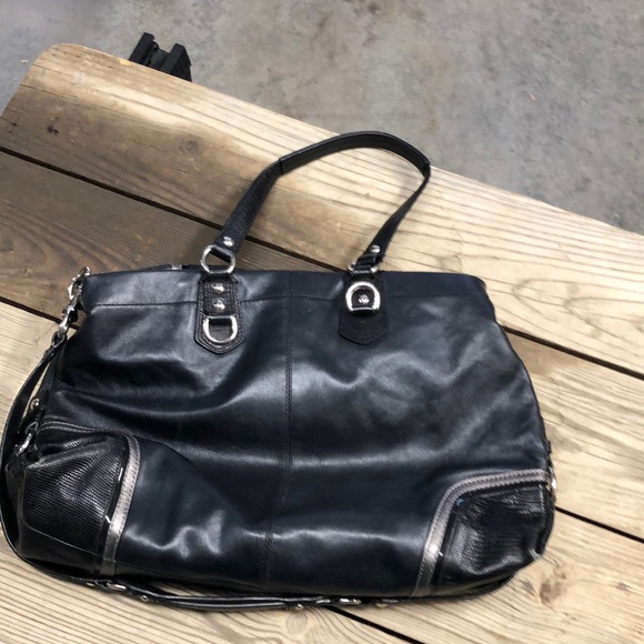 Coach Handbags - Coach Leather purse